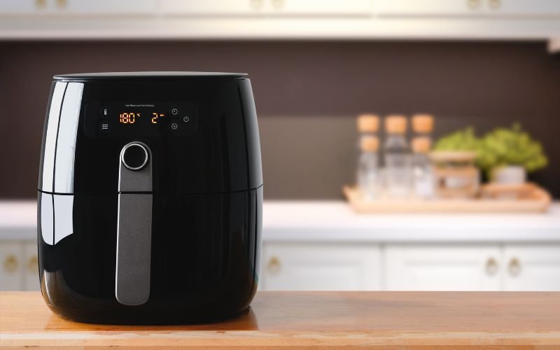 air fryer em cozinha moderna