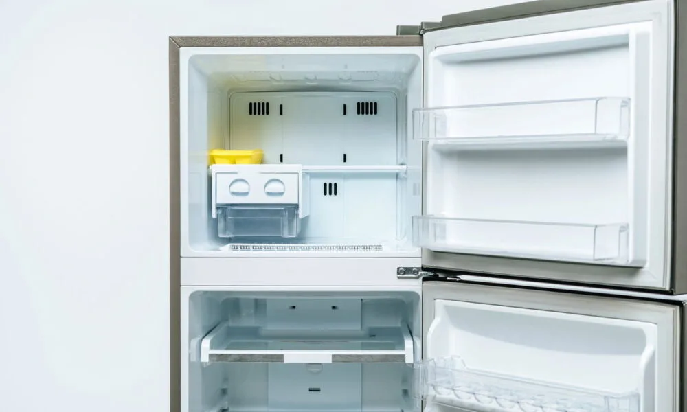 Quanto custa manter uma geladeira ligada 24 horas por dia no mês